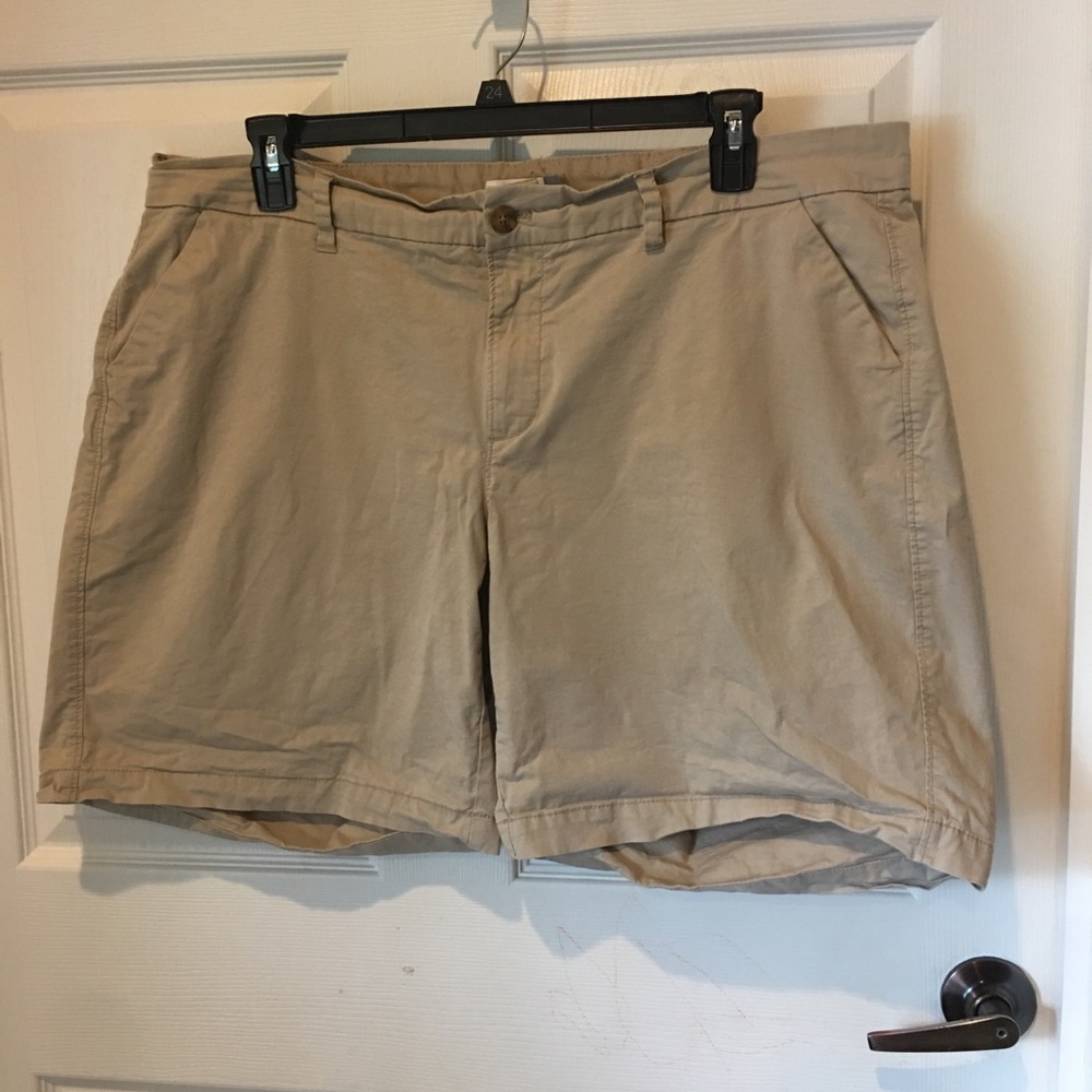 Old Navy khaki shorts